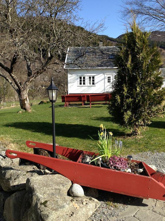 Hoiland Gard Gardshotellet Hjelmeland Exterior foto
