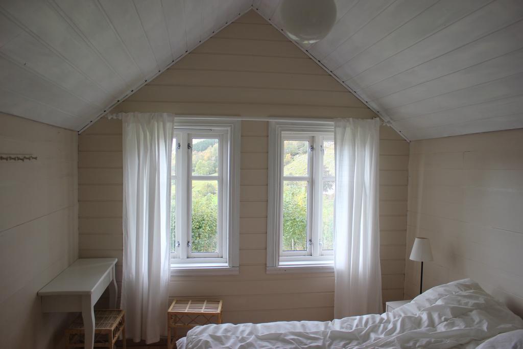 Hoiland Gard Gardshotellet Hjelmeland Habitación foto